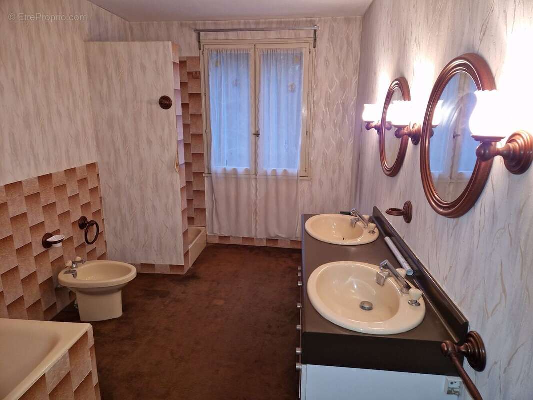 Maison à BONNETABLE