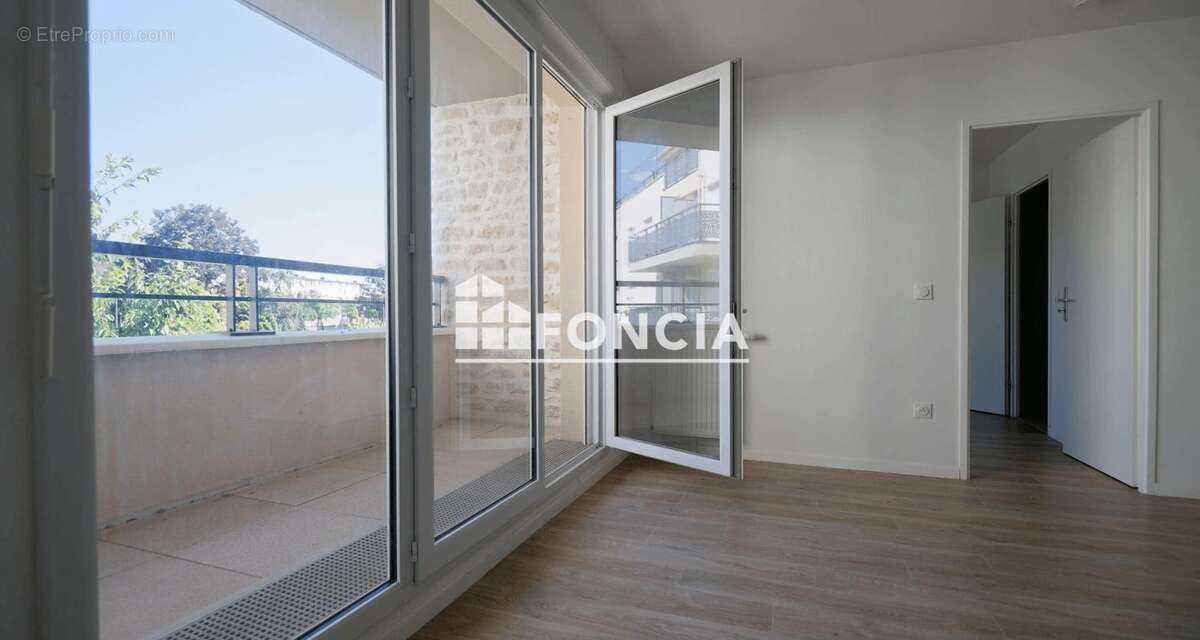 Appartement à DAMMARIE-LES-LYS