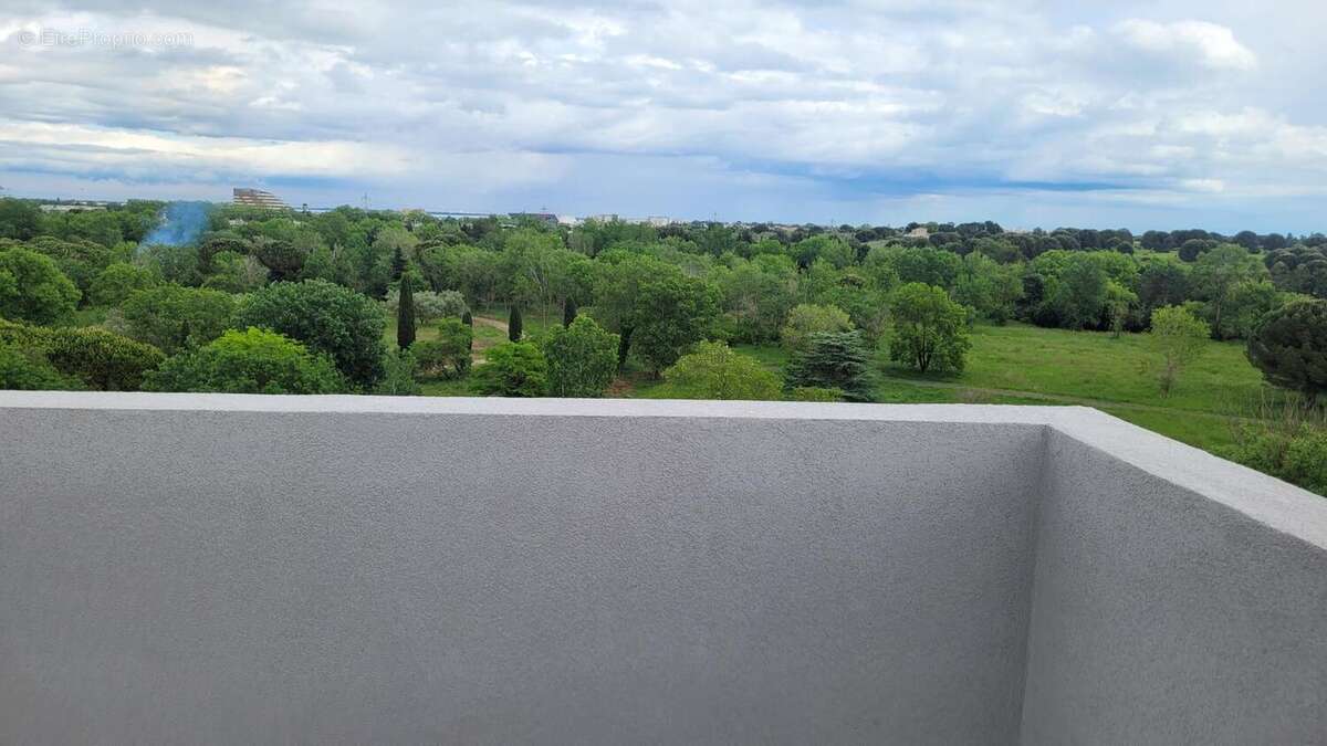 Appartement à LATTES