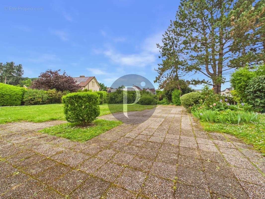 Appartement à VERRIERES-LE-BUISSON
