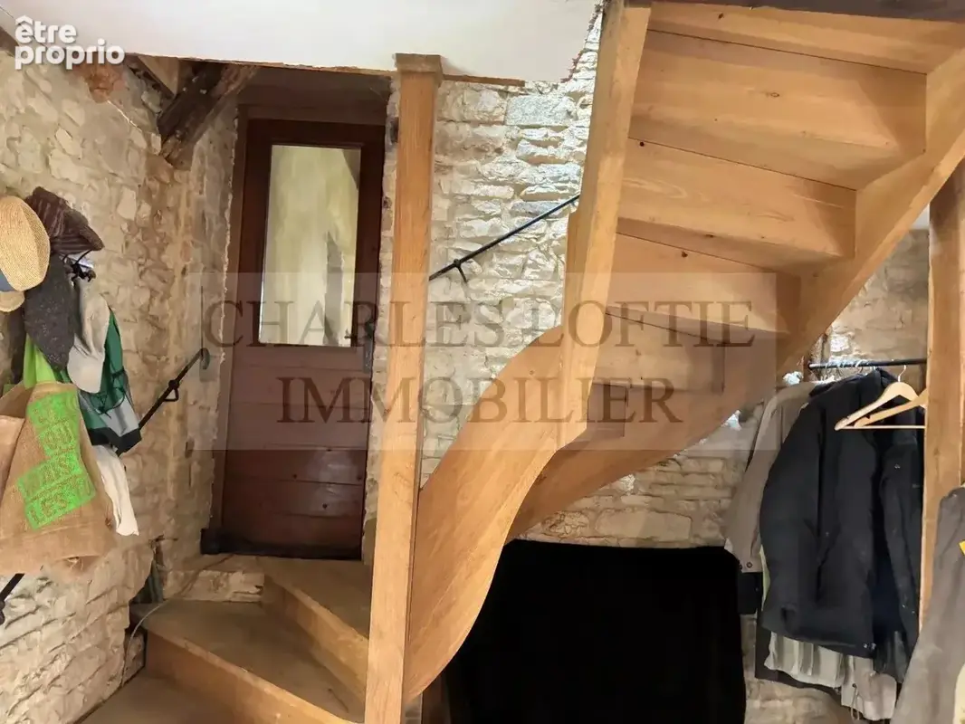 Charmante maison de village en pierre avec terrain arboré de 2400 m² - photo 13