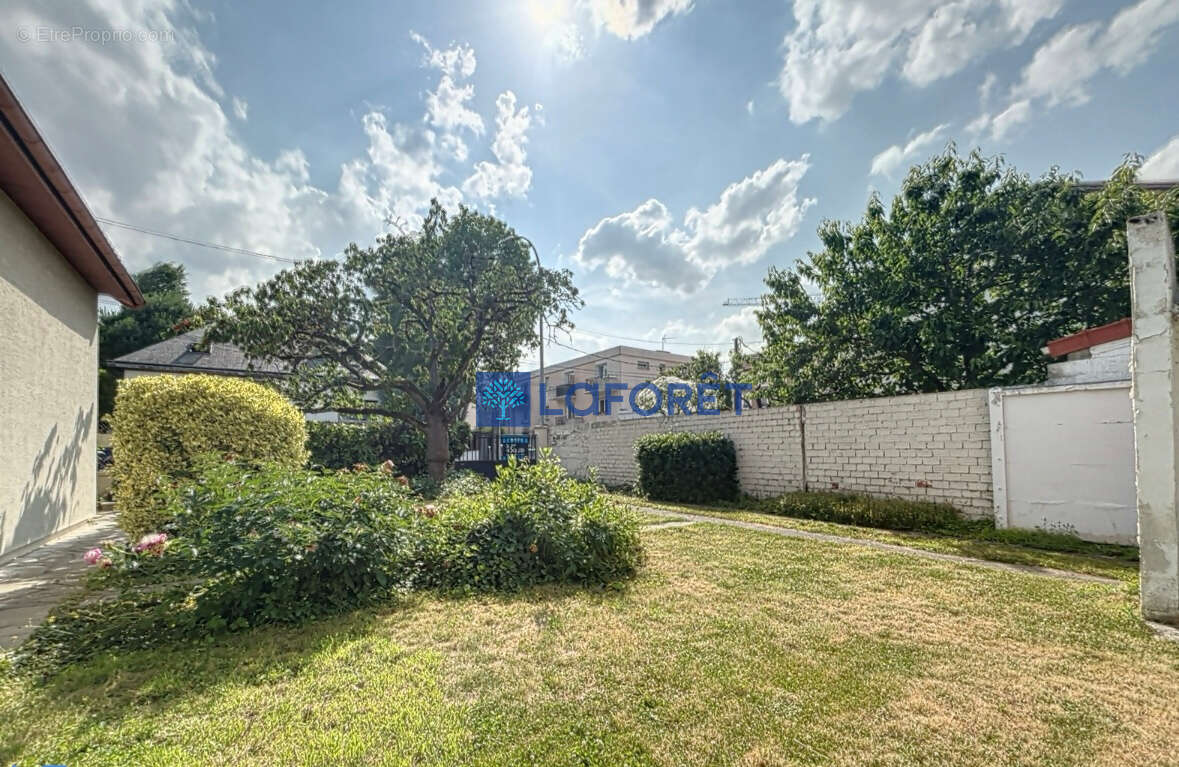 Maison à SAVIGNY-SUR-ORGE