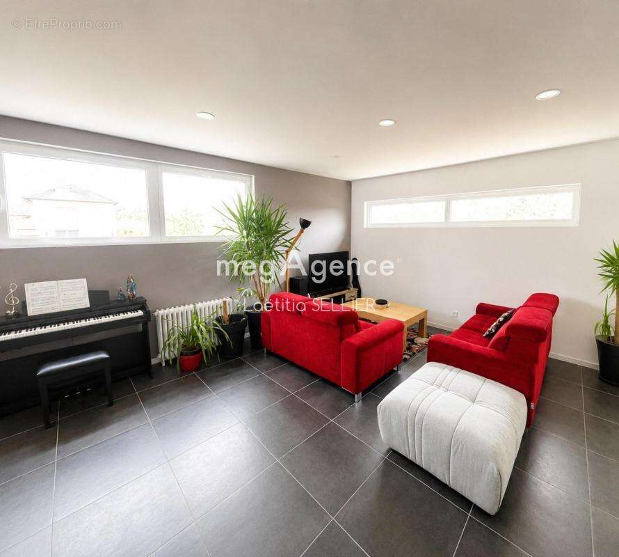 Maison familiale aux beaux volumes à Domérat - photo 5