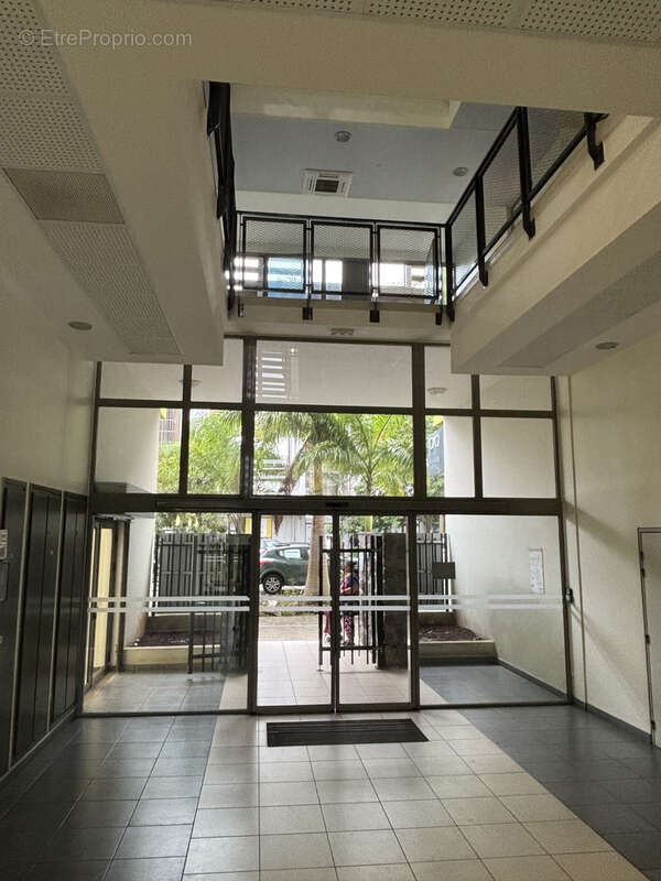 Commerce à SAINTE-MARIE