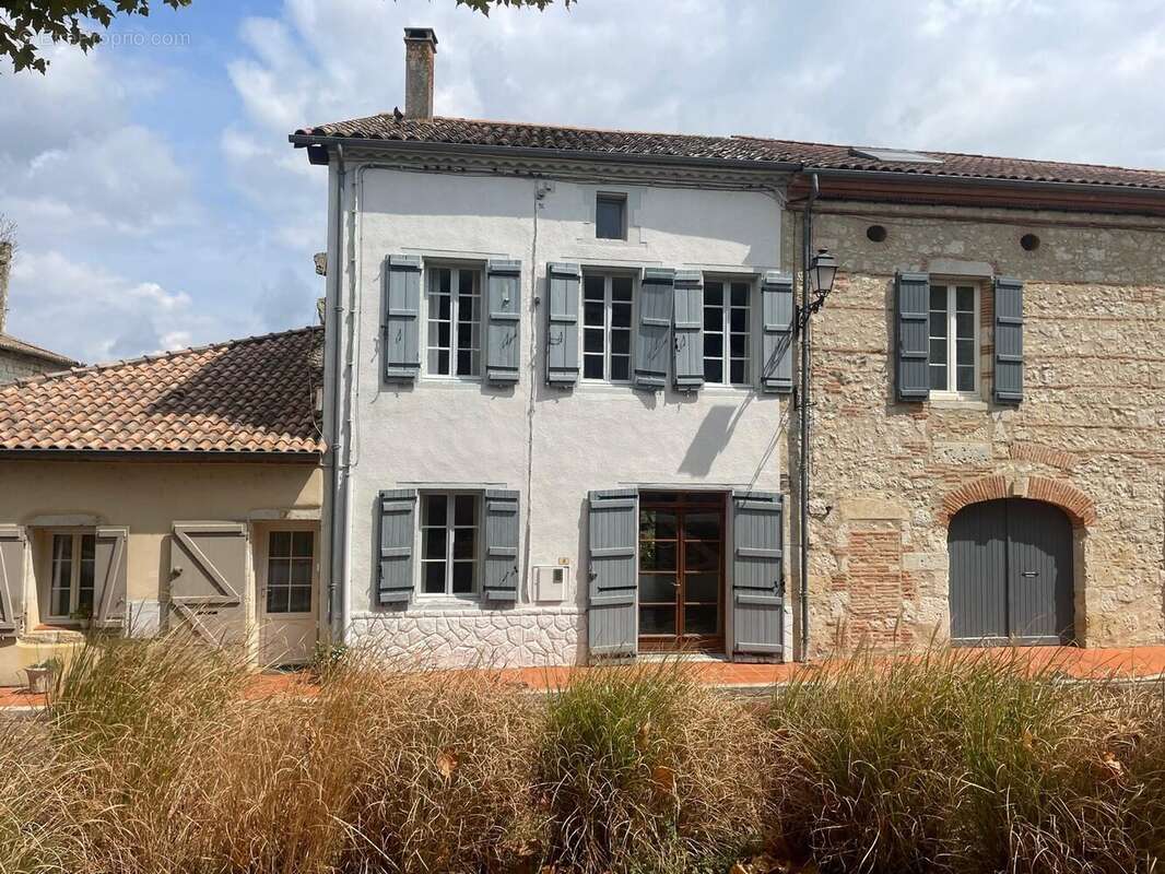 Maison 187 m² à Valence  - photo 2