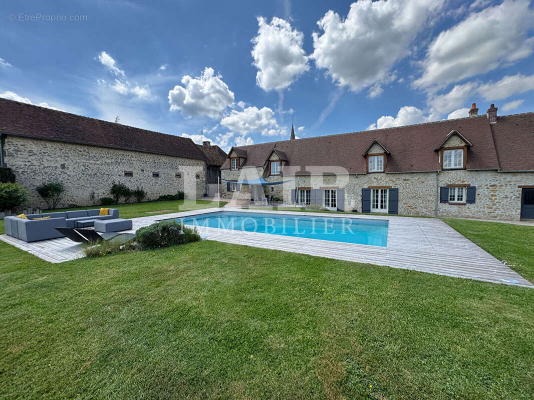 Maison à LE MELE-SUR-SARTHE