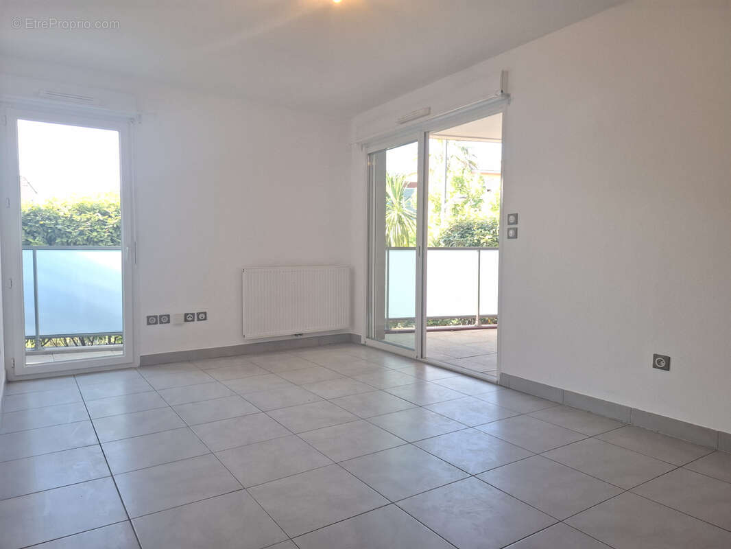 Appartement à MAUGUIO