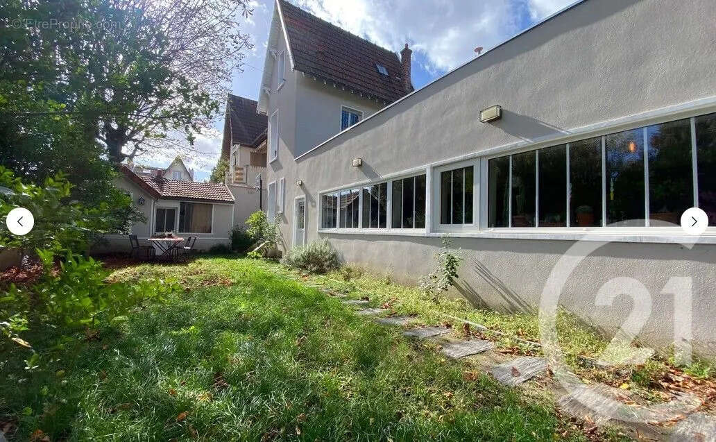 Maison à SAINT-MAUR-DES-FOSSES