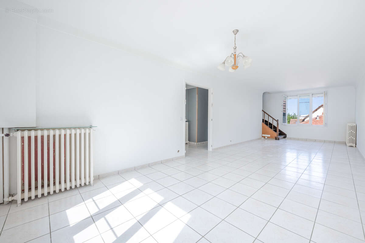 Maison à SARTROUVILLE