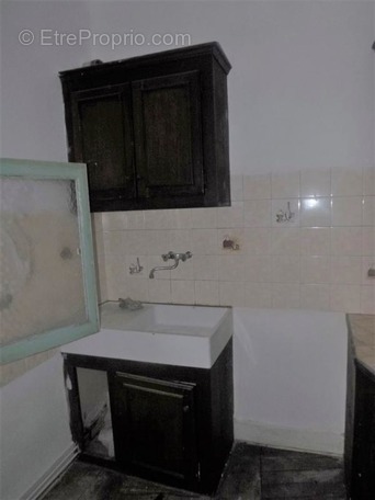 Commerce à CONFOLENS