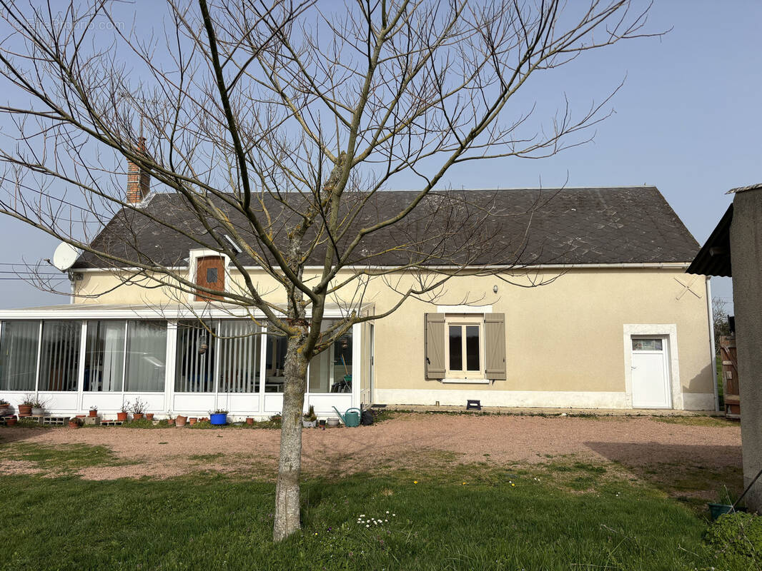 Maison à VICQ-EXEMPLET