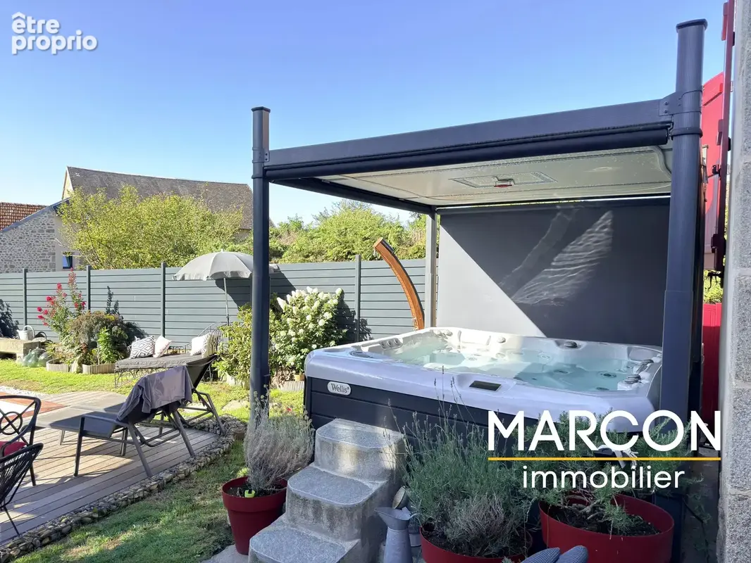 EXCLUSIVITE - Propriété de caractère de 320 m² avec piscine chauffée, spa et dépendances - photo 3