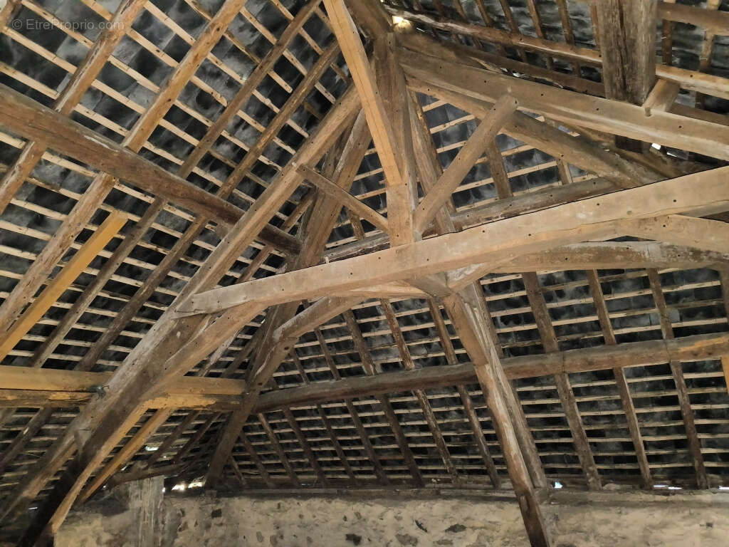 Maison à OUROUX-EN-MORVAN