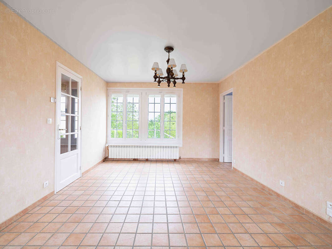 Maison à COUPVRAY