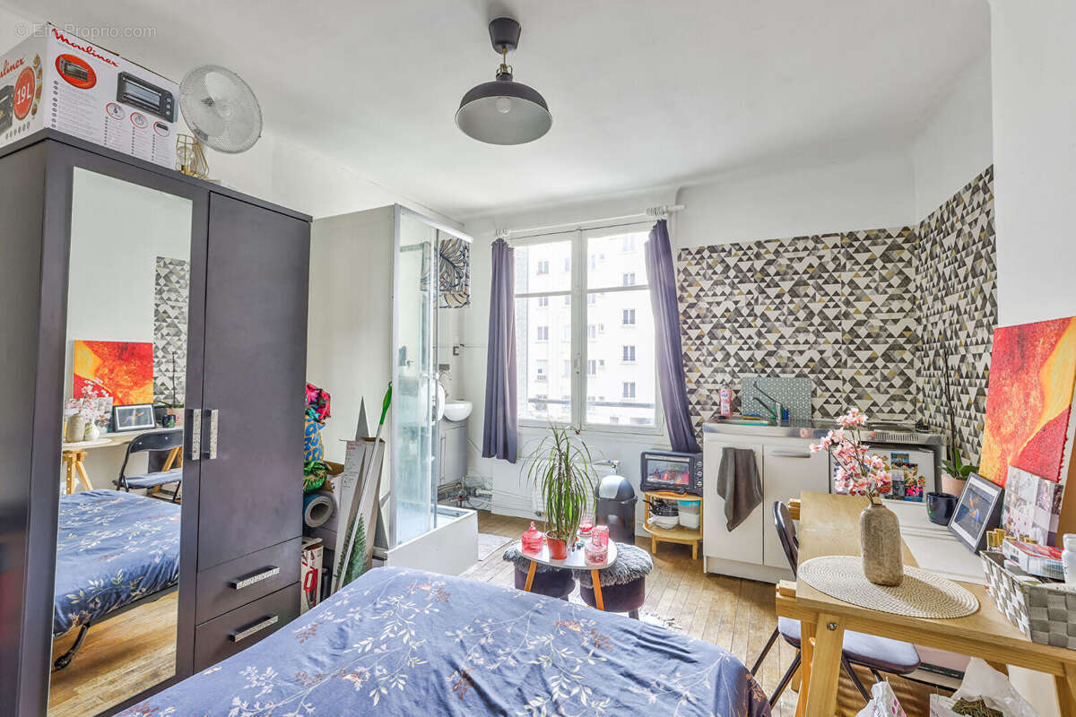 Appartement à PARIS-14E