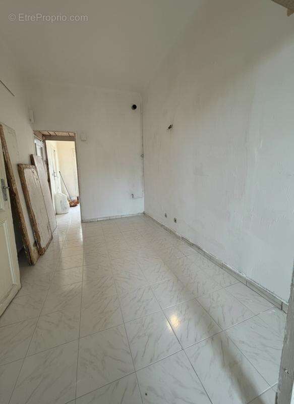 Appartement à MARSEILLE-3E
