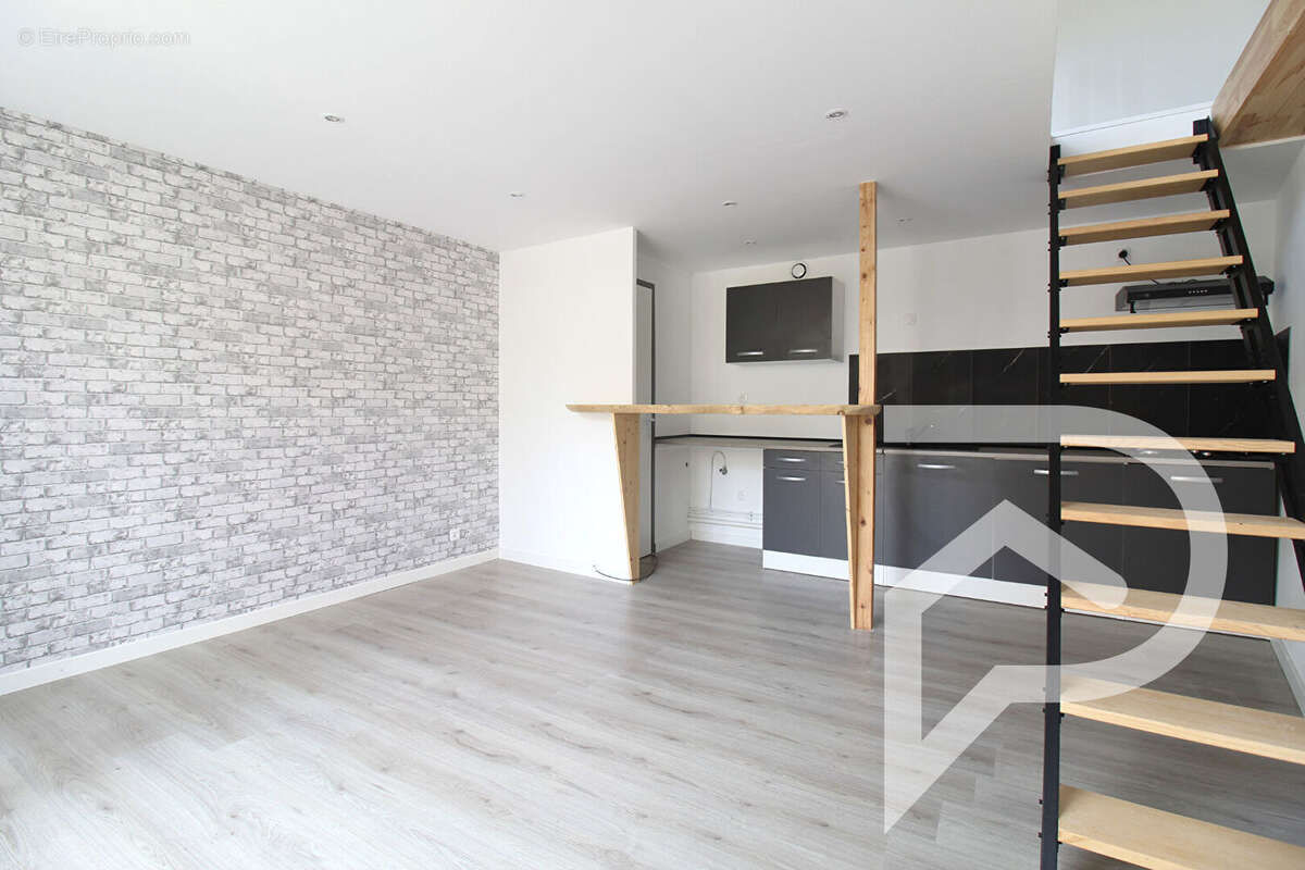 Maison à LONGUEIL-SAINTE-MARIE