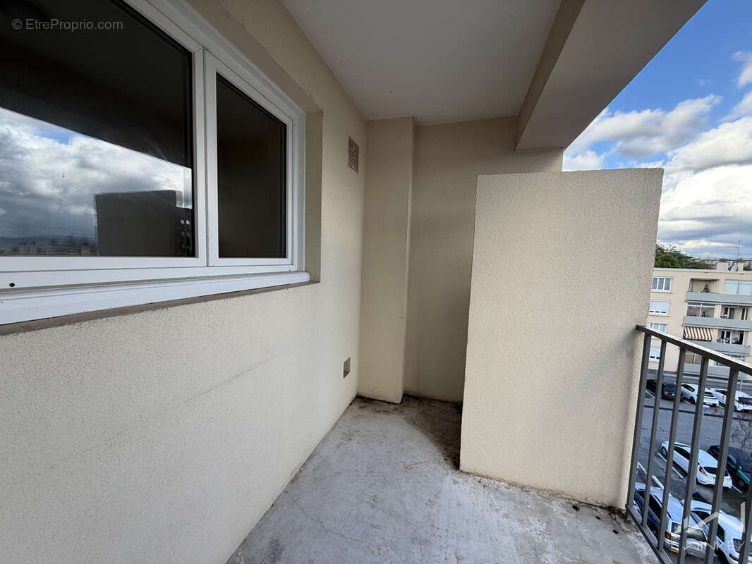 Appartement à PIERRELATTE