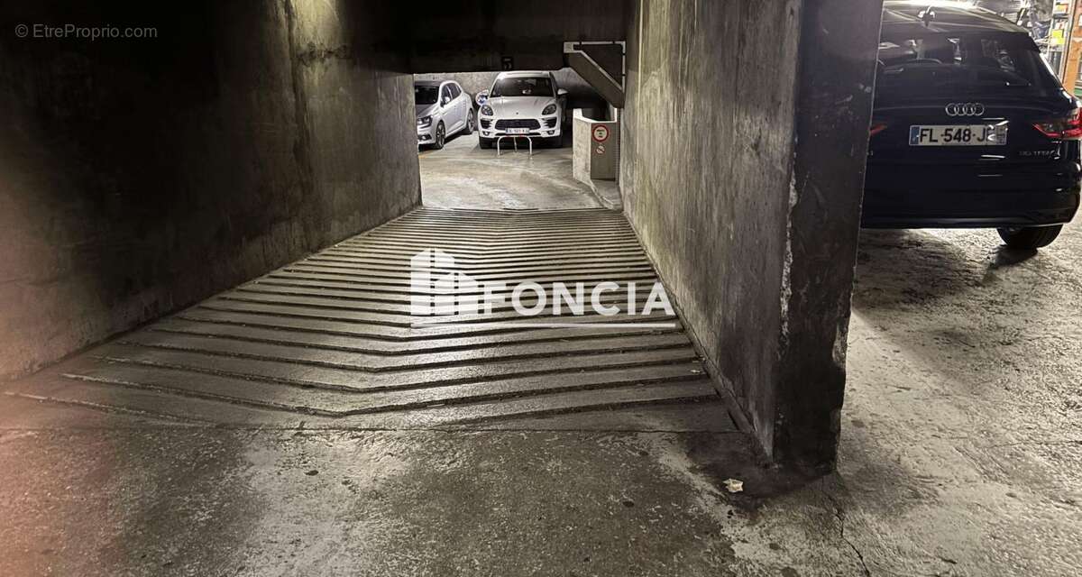 Parking 77 rue de Lourmel - photo 6