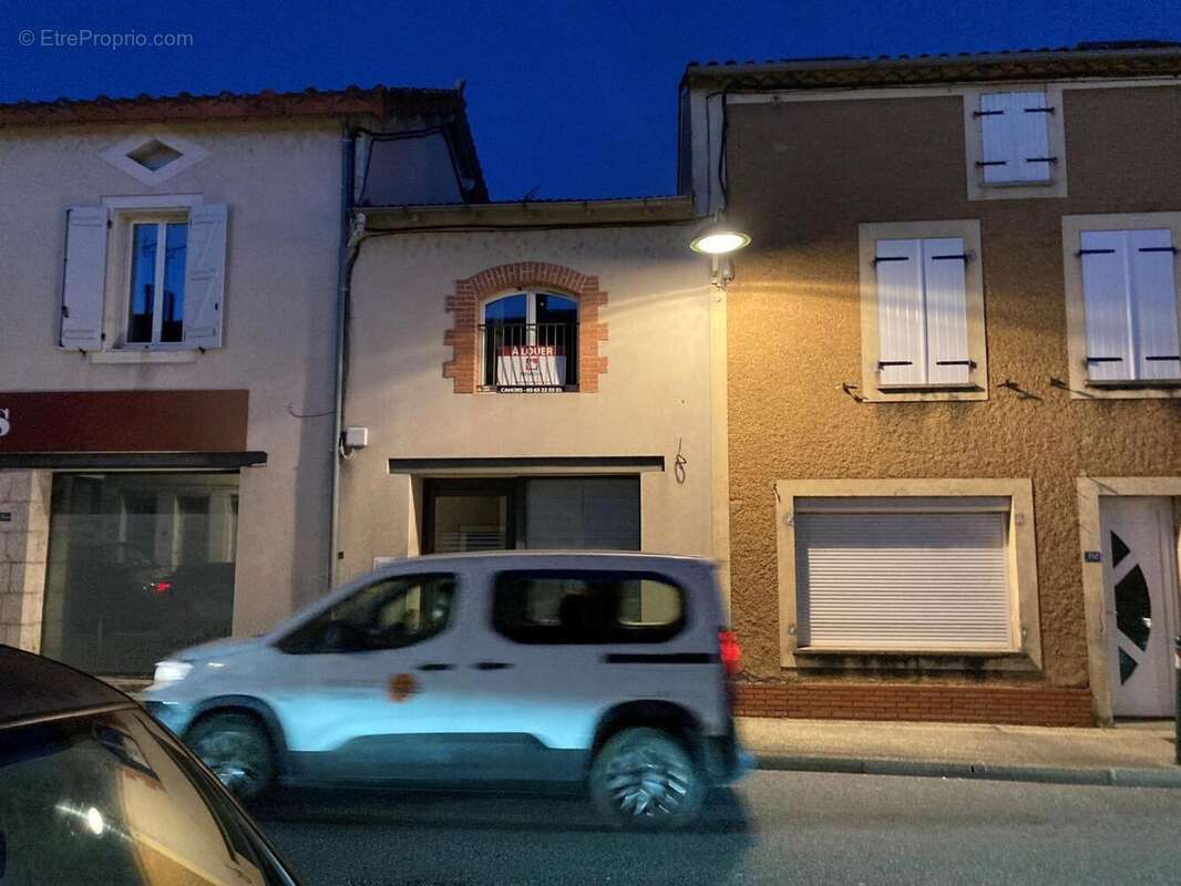 façade local kine - Maison à CAHORS