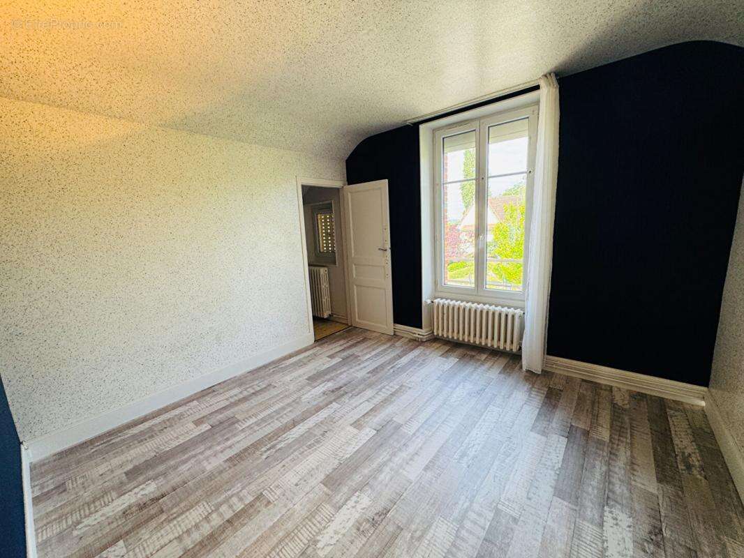 Maison à COSNE-COURS-SUR-LOIRE