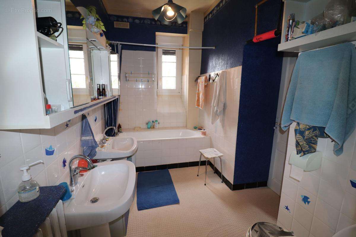 Maison à CARHAIX-PLOUGUER