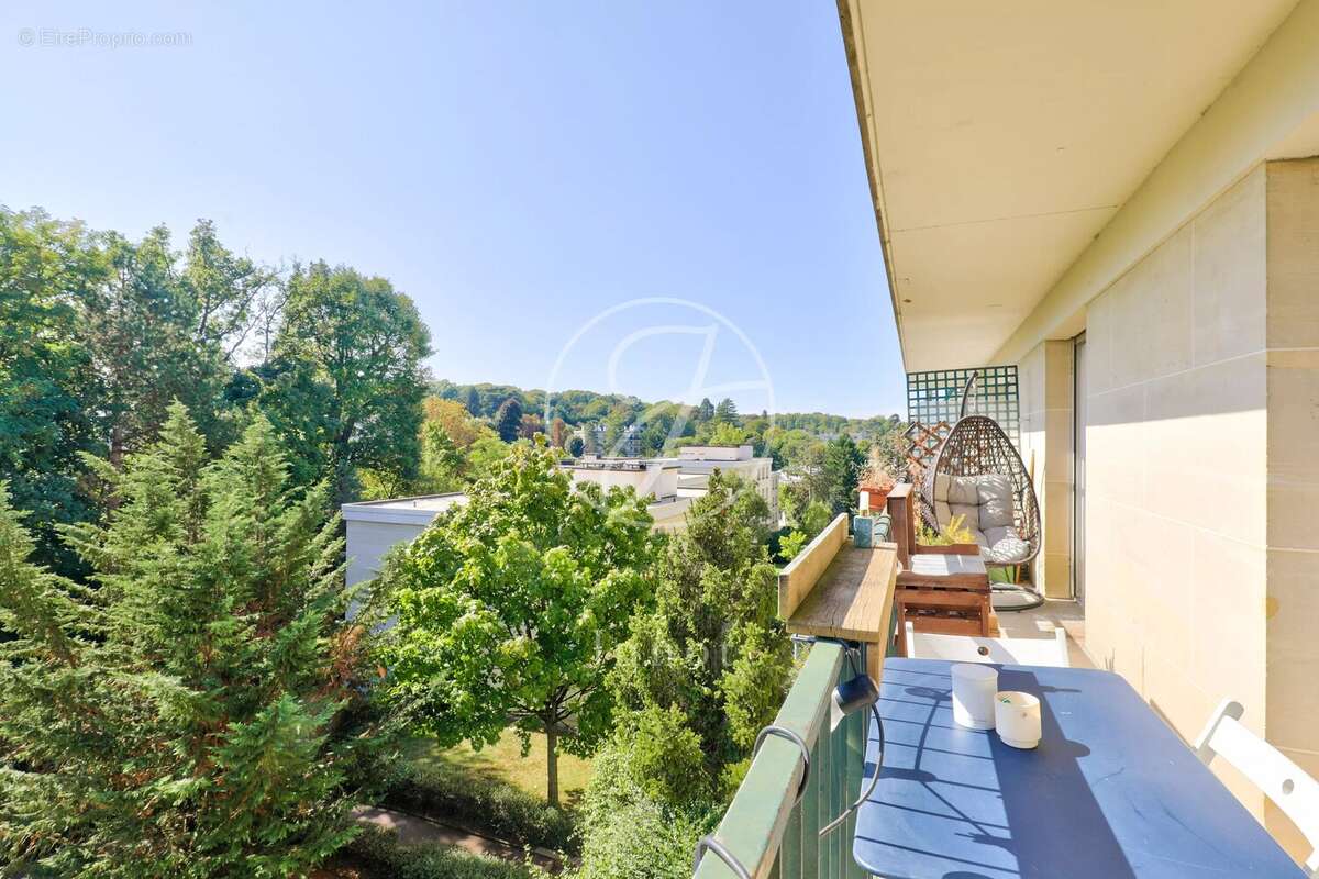 Appartement à VILLE-D'AVRAY