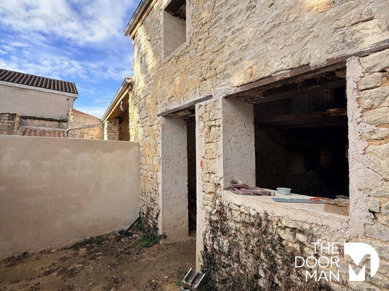Appartement à MAUZE-SUR-LE-MIGNON