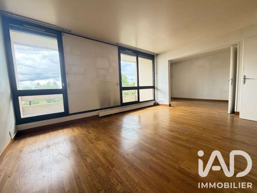 Appartement 70 m² à Elancourt  - photo 2