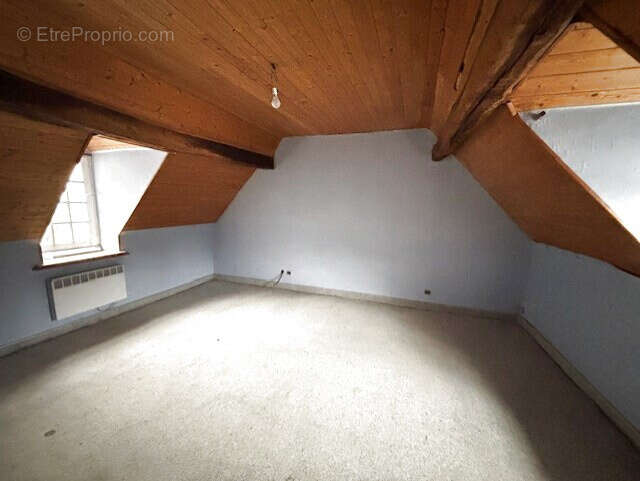 Autun, en plein centre, maison de ville sur cour, 3 chambres, garage, et grande terrasse. - photo 12