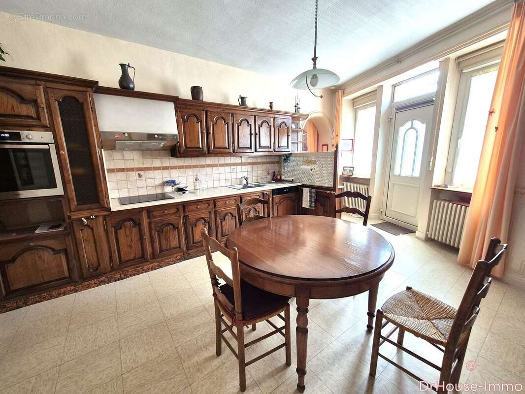 Maison 144 m² à Gorron  - photo 9