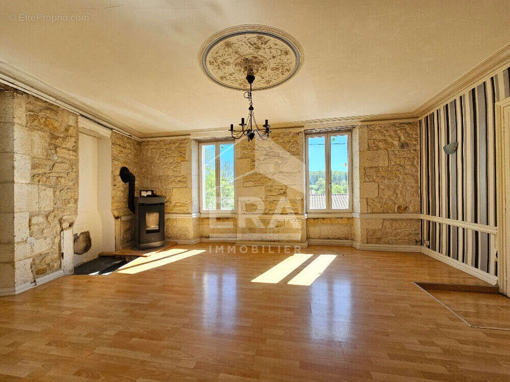 Maison à MOUTHIERS-SUR-BOEME