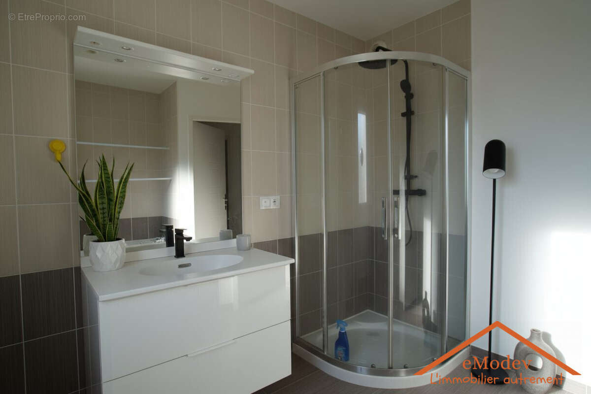 Salle de bains - Appartement à EPINAL