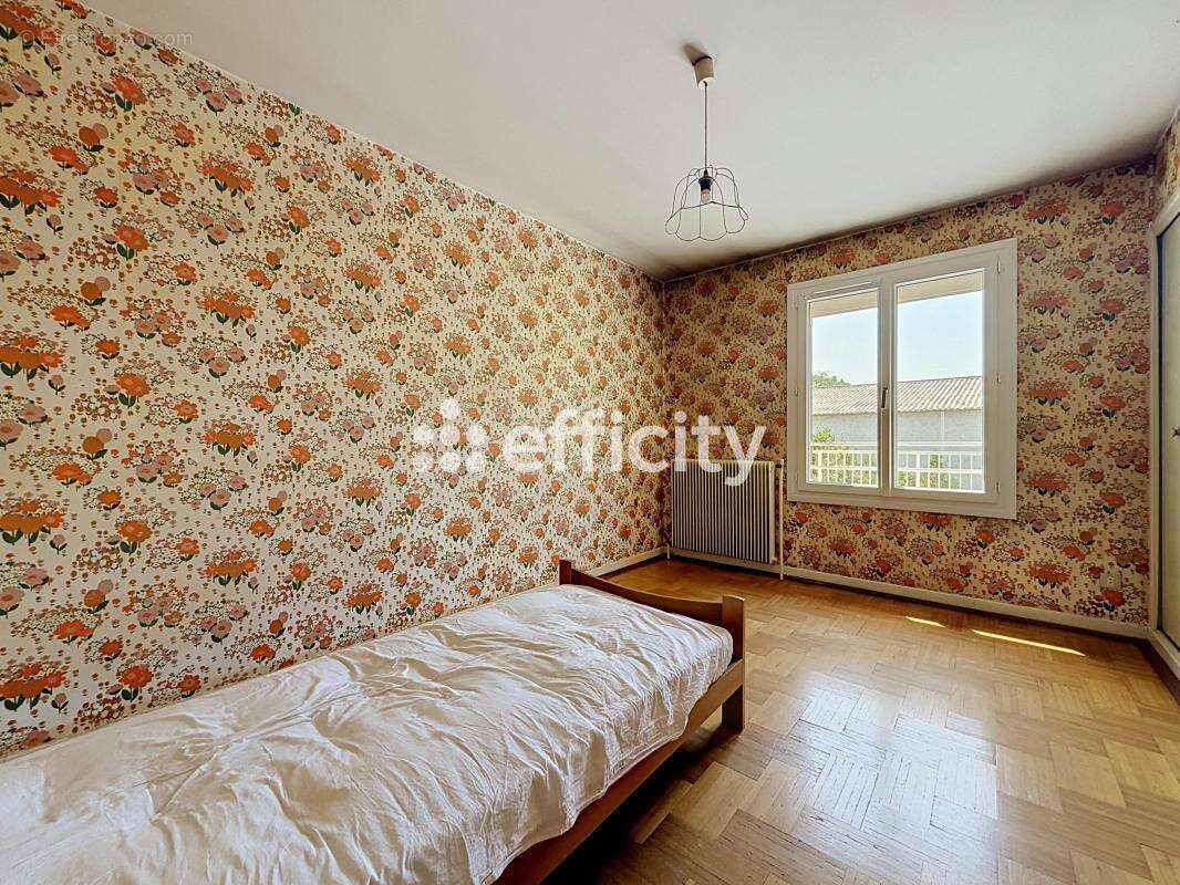 Maison 106 m² à Givors  - photo 11