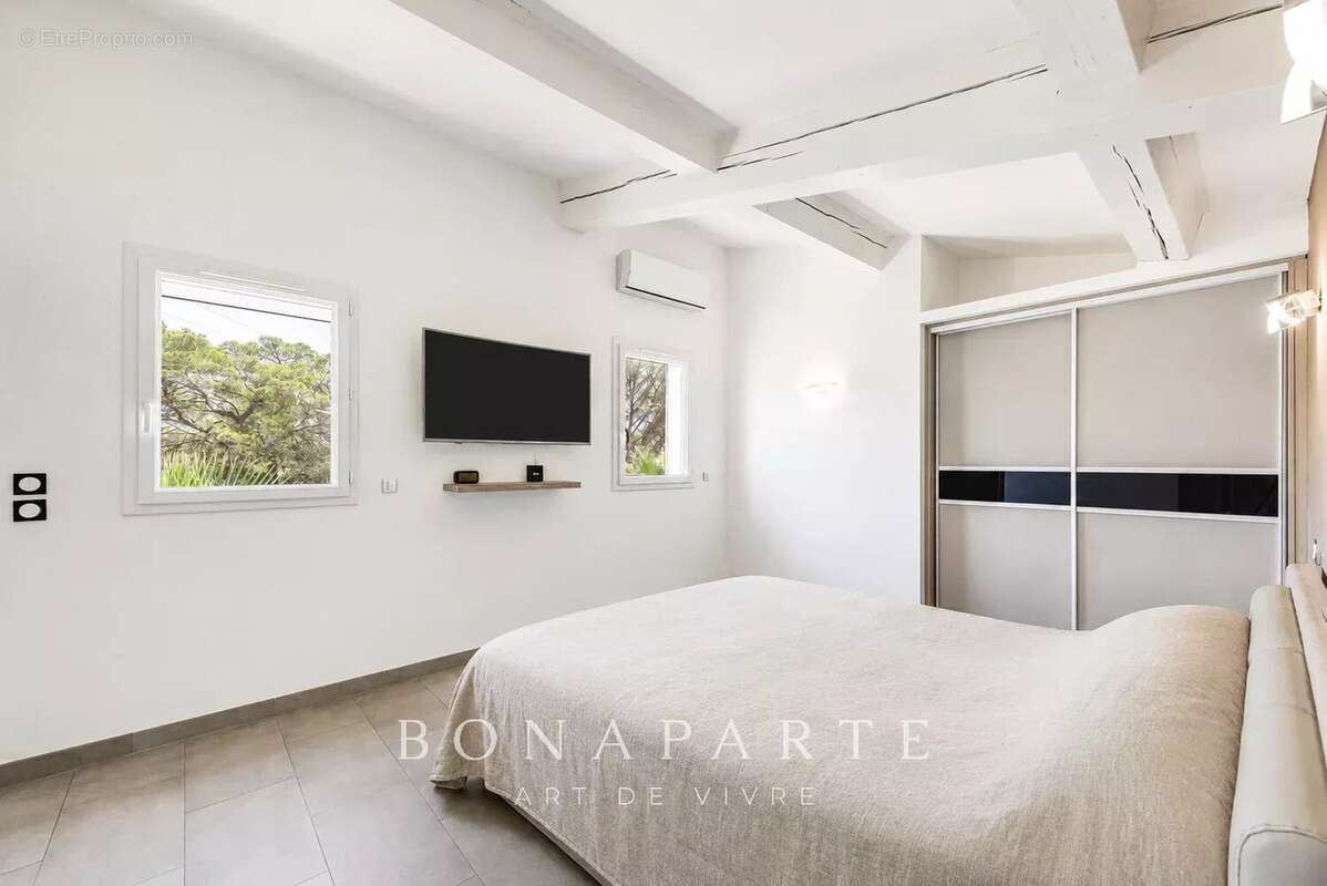 Roquebrune-sur-argens - nouveauté exclusivité propriété aux prestations haut de gamme - photo 15