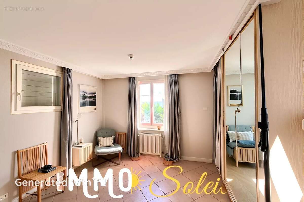 Maison à SAINT-CYR-SUR-MER