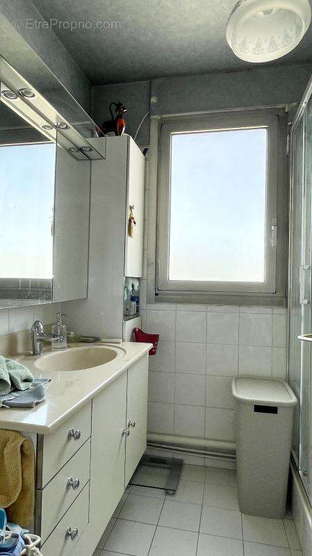Appartement à PARIS-11E