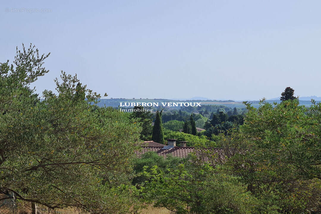 Terrain à ROQUEMAURE