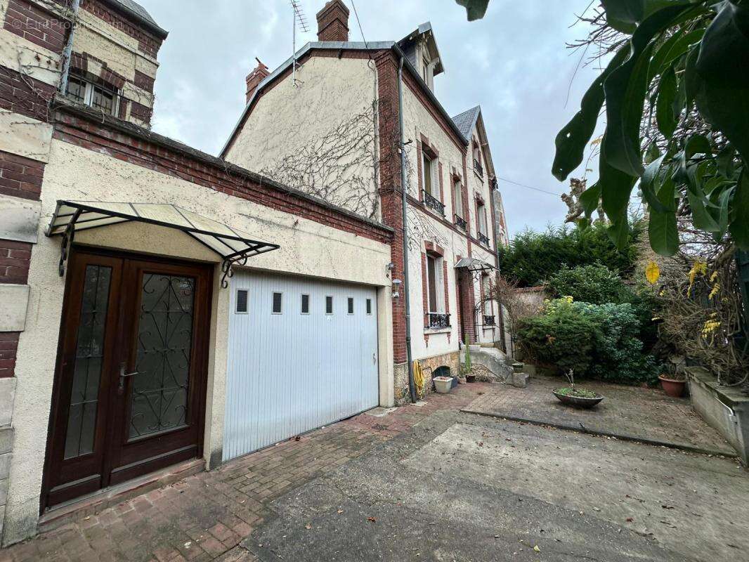 Maison à MANTES-LA-JOLIE