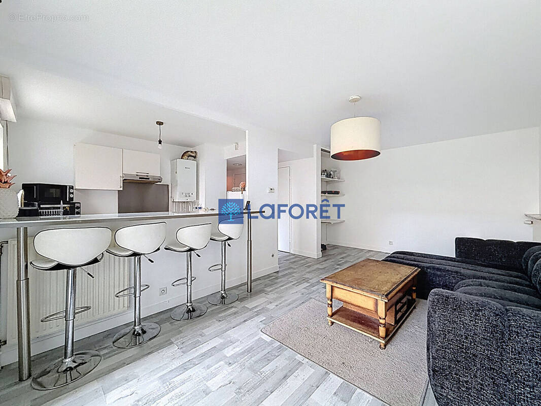 Appartement à CHILLY-MAZARIN