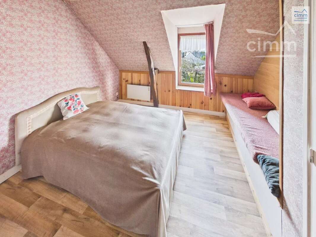 Maison à BOURG-DES-COMPTES