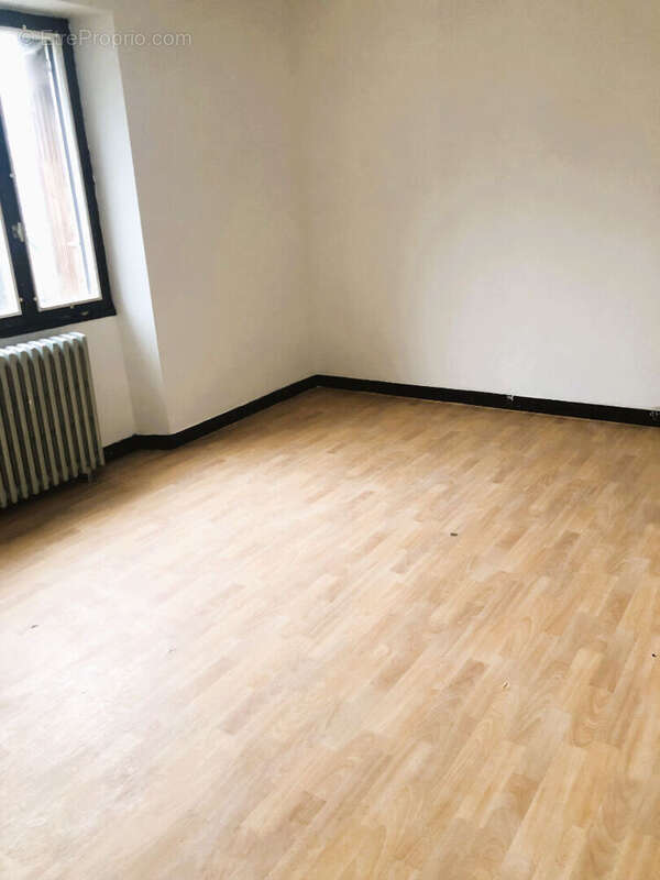 Maison à BOURG-DES-COMPTES