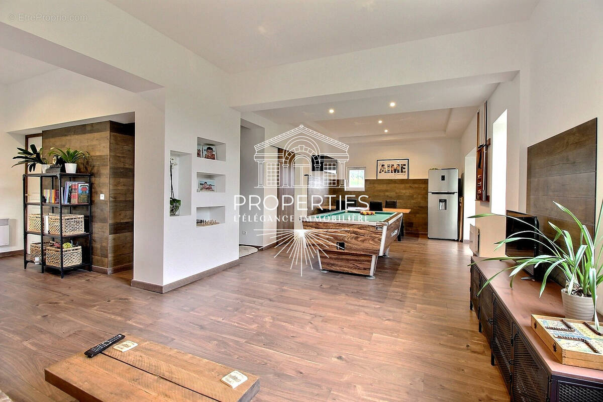 Maison à BORMES-LES-MIMOSAS