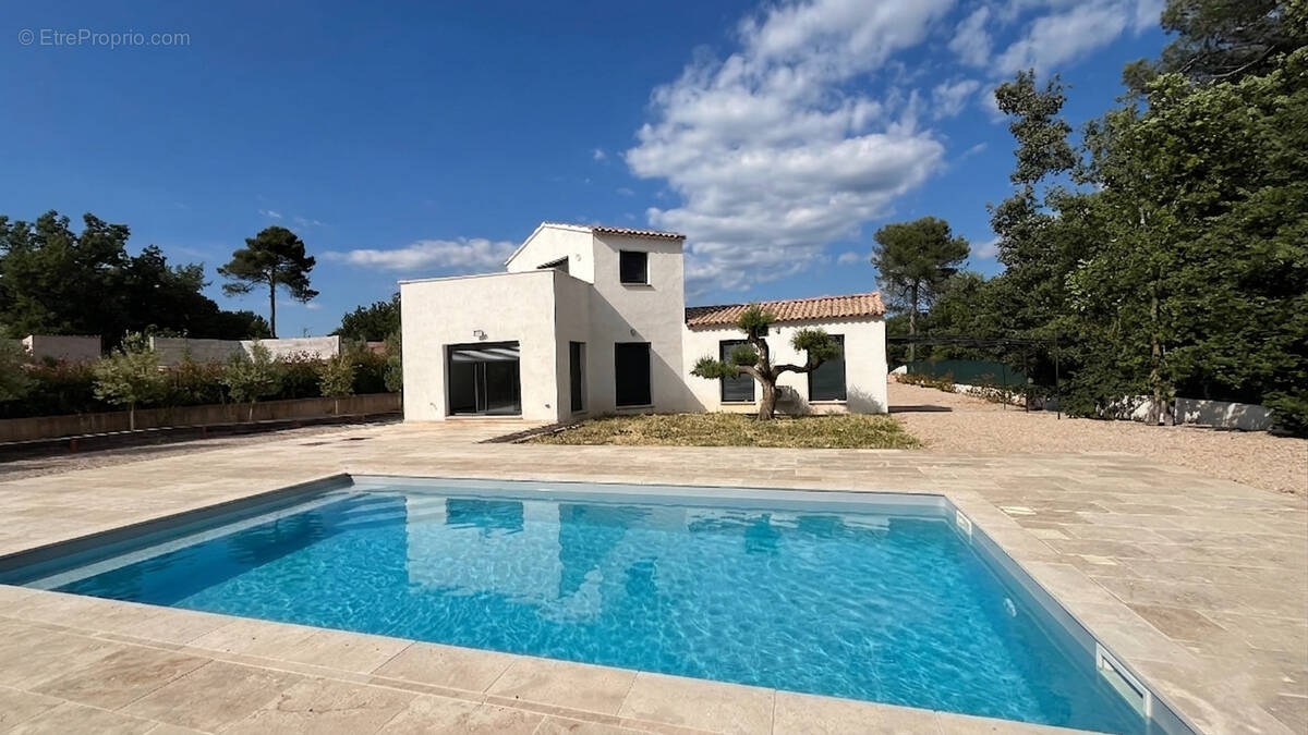 Maison à SAINT-MAXIMIN-LA-SAINTE-BAUME