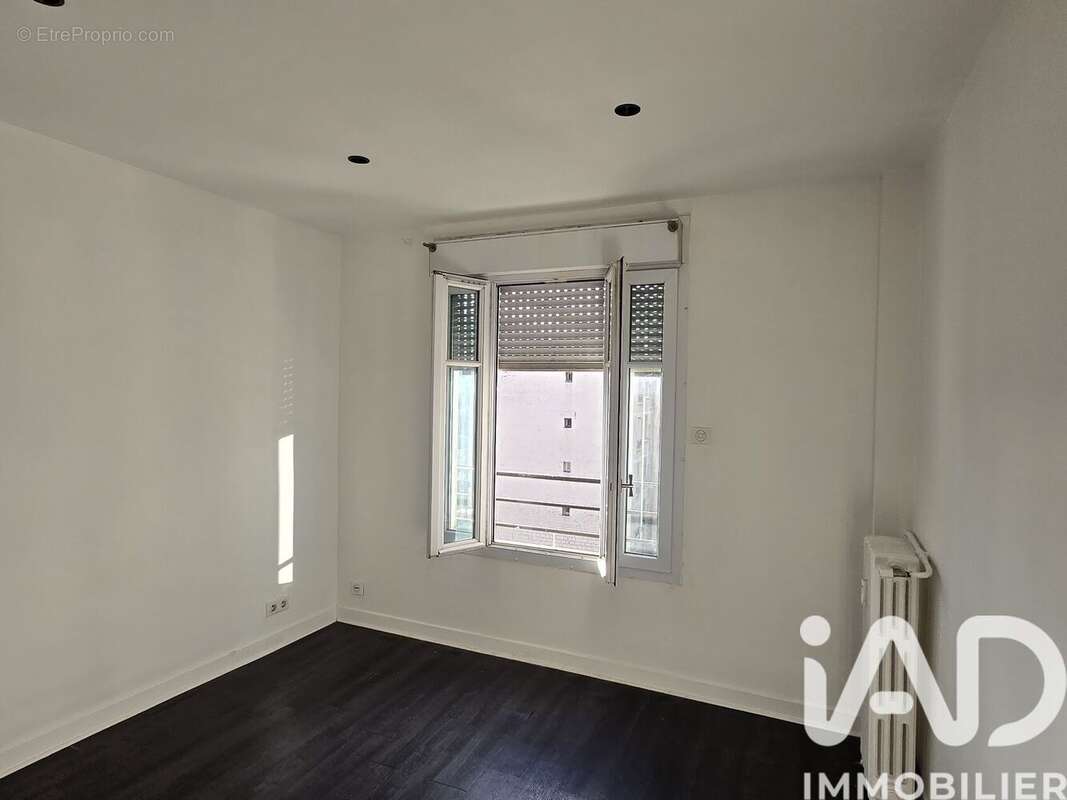 Photo 8 - Appartement à GENNEVILLIERS