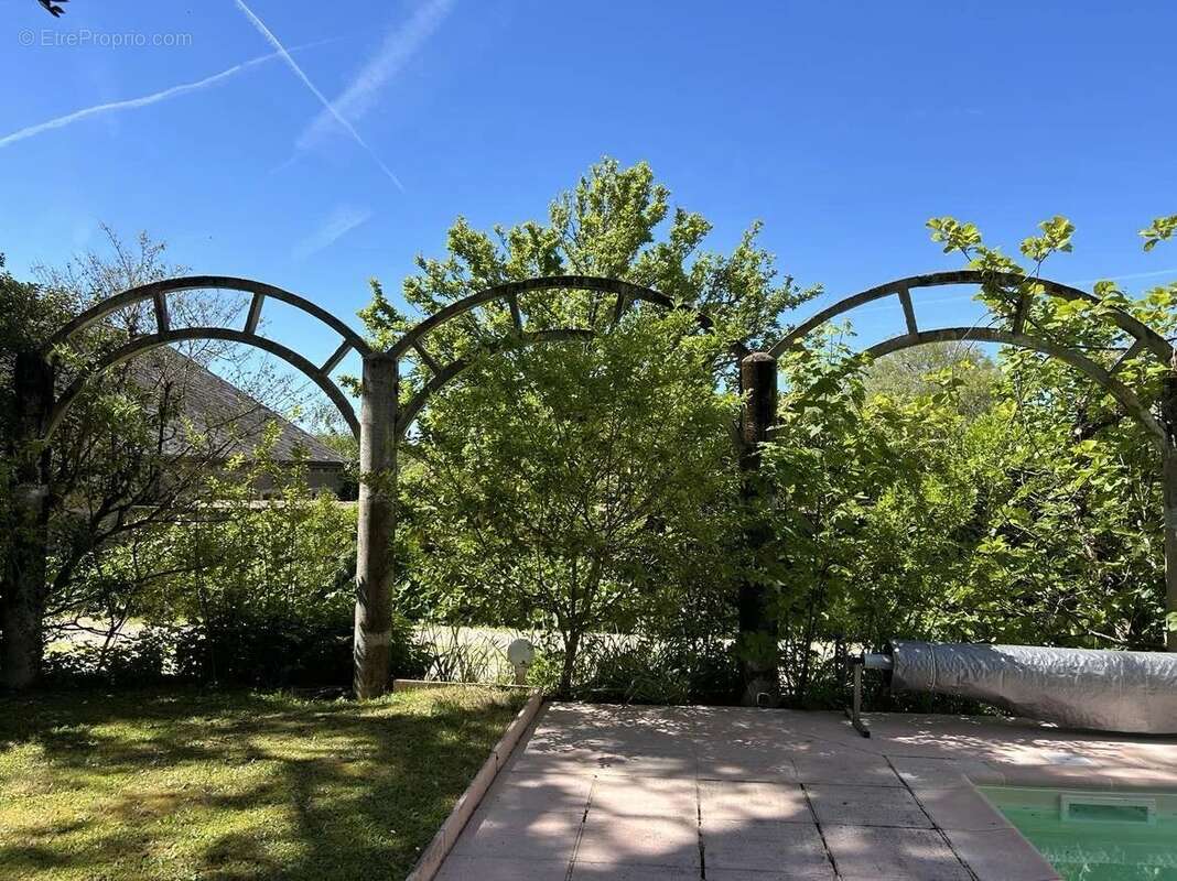 Maison à SAINT-JUNIEN