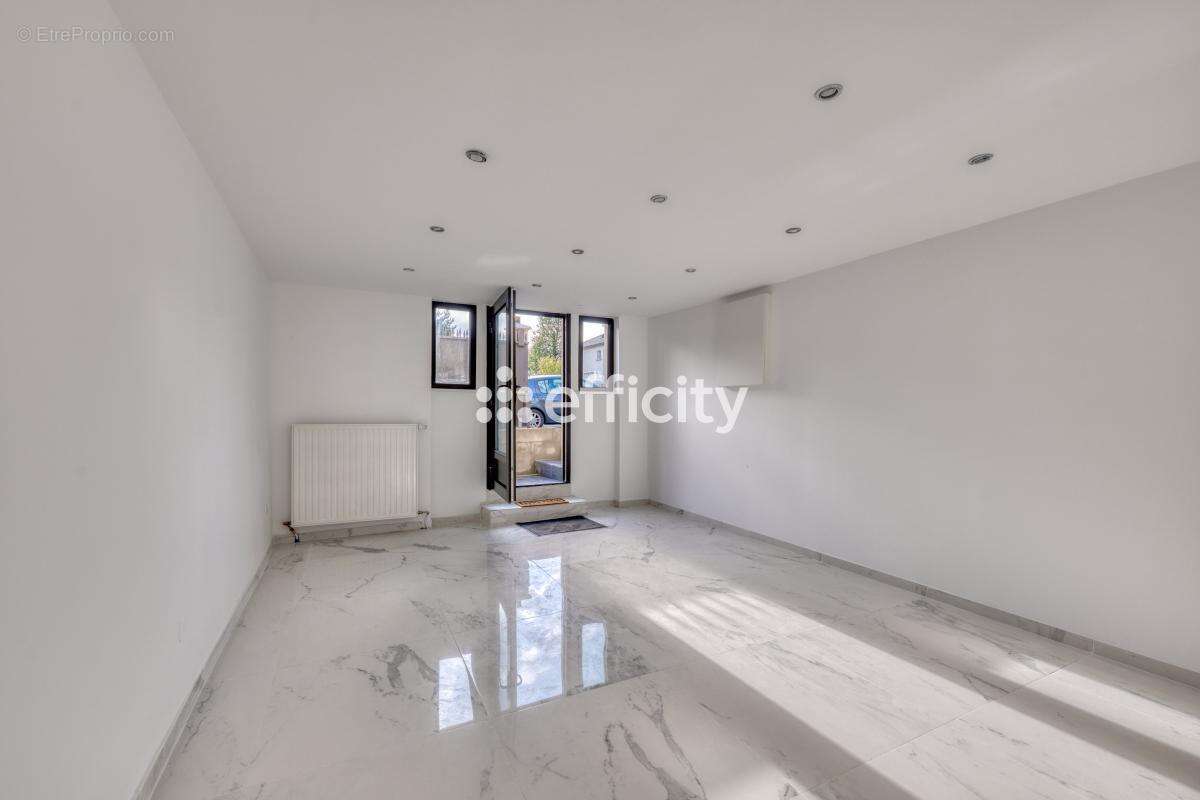 Maison à LE PLESSIS-TREVISE