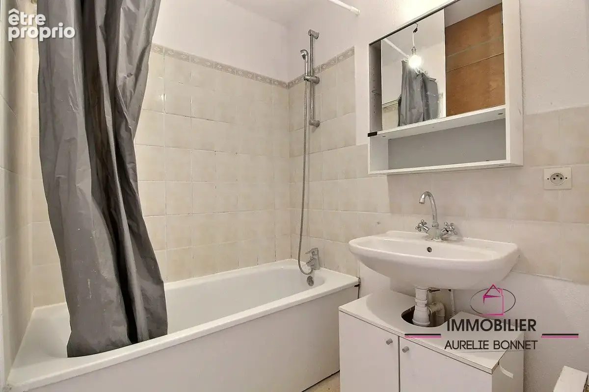 Appartement 2 pièces 37 m² à vendre à Lisieux (14100) - photo 7