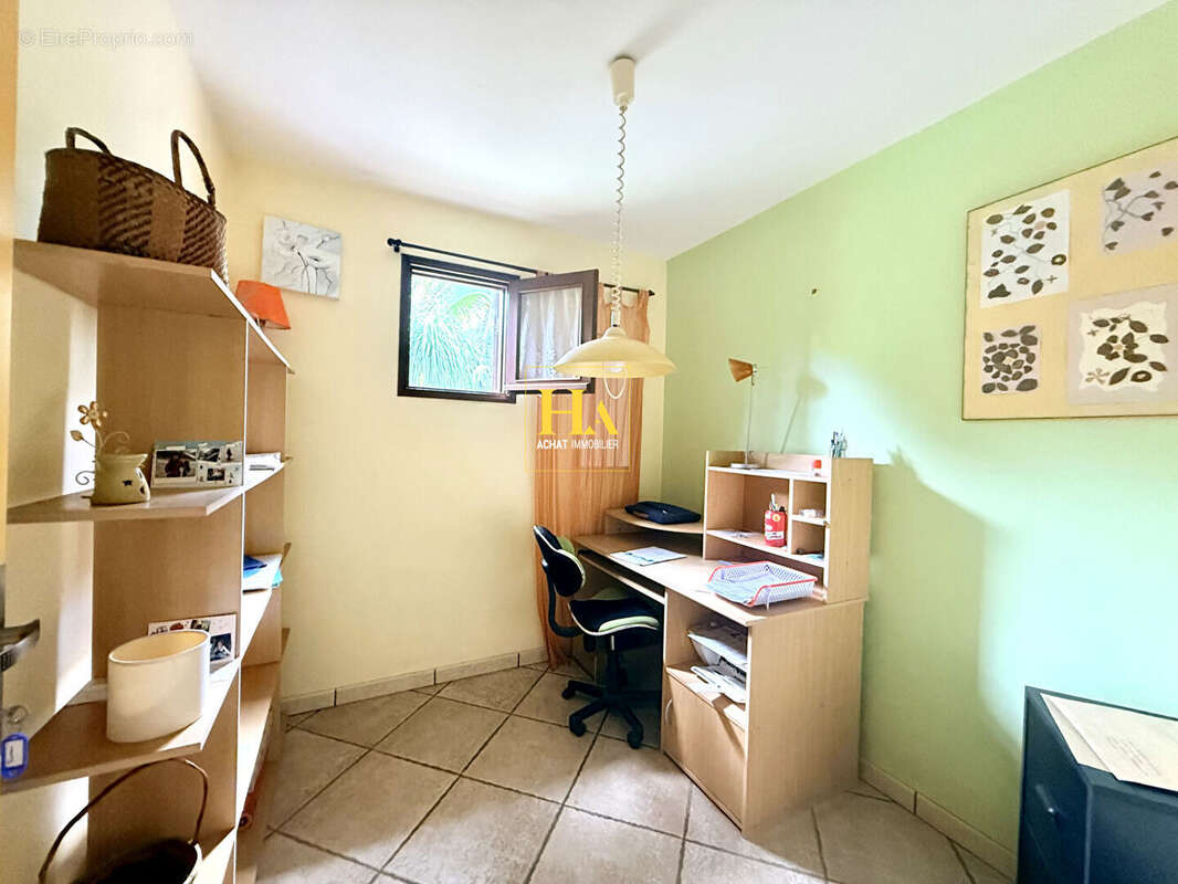 Maison 5 chambre , Terrain 1000m2, logement indépendant , piscine - photo 11