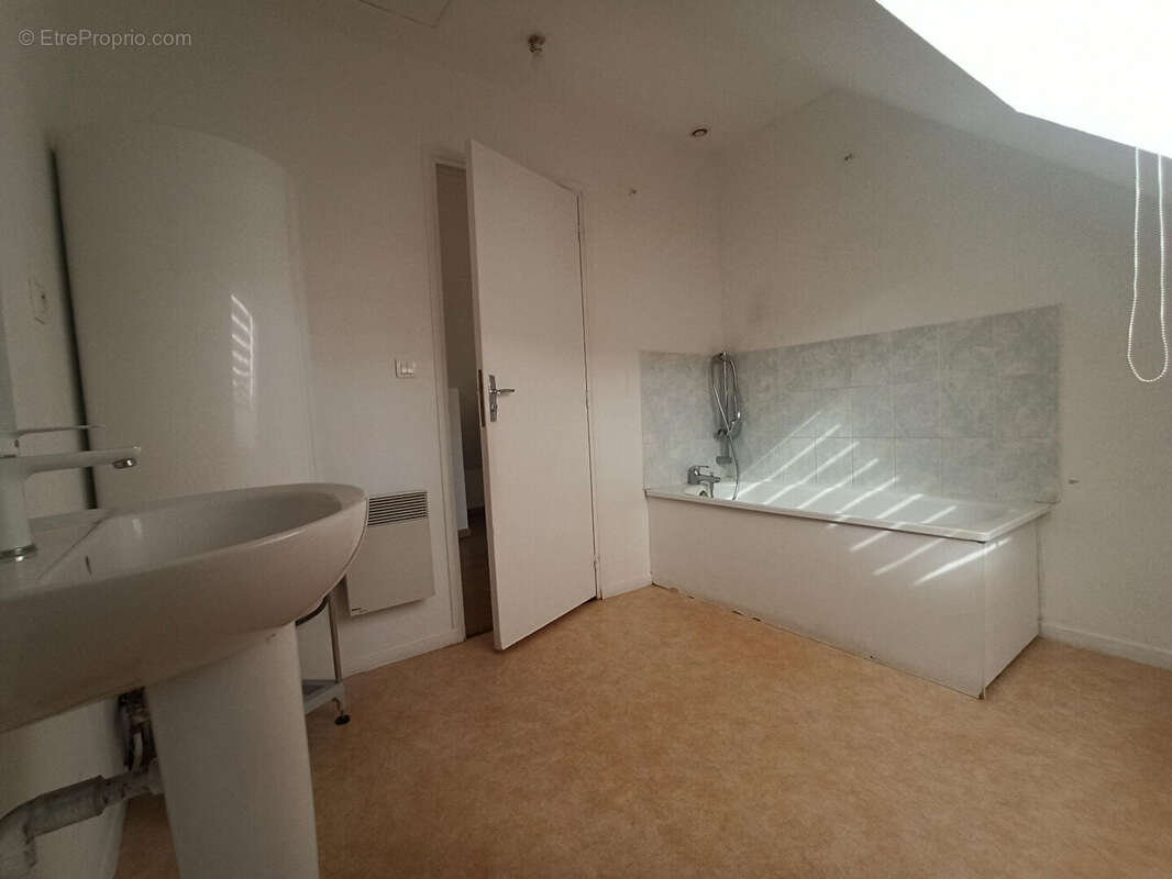 Maison à BRUAY-LA-BUISSIERE